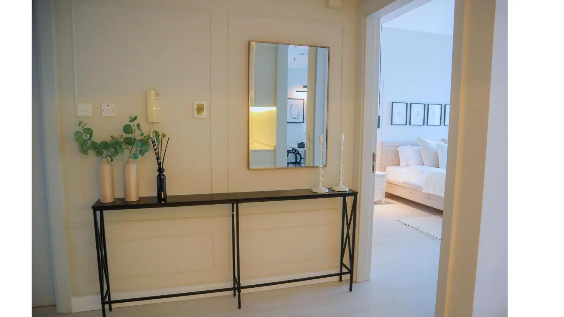 Holiday home Spacious 1Br, Pool, Gym, Near Dining & Shops Dubai