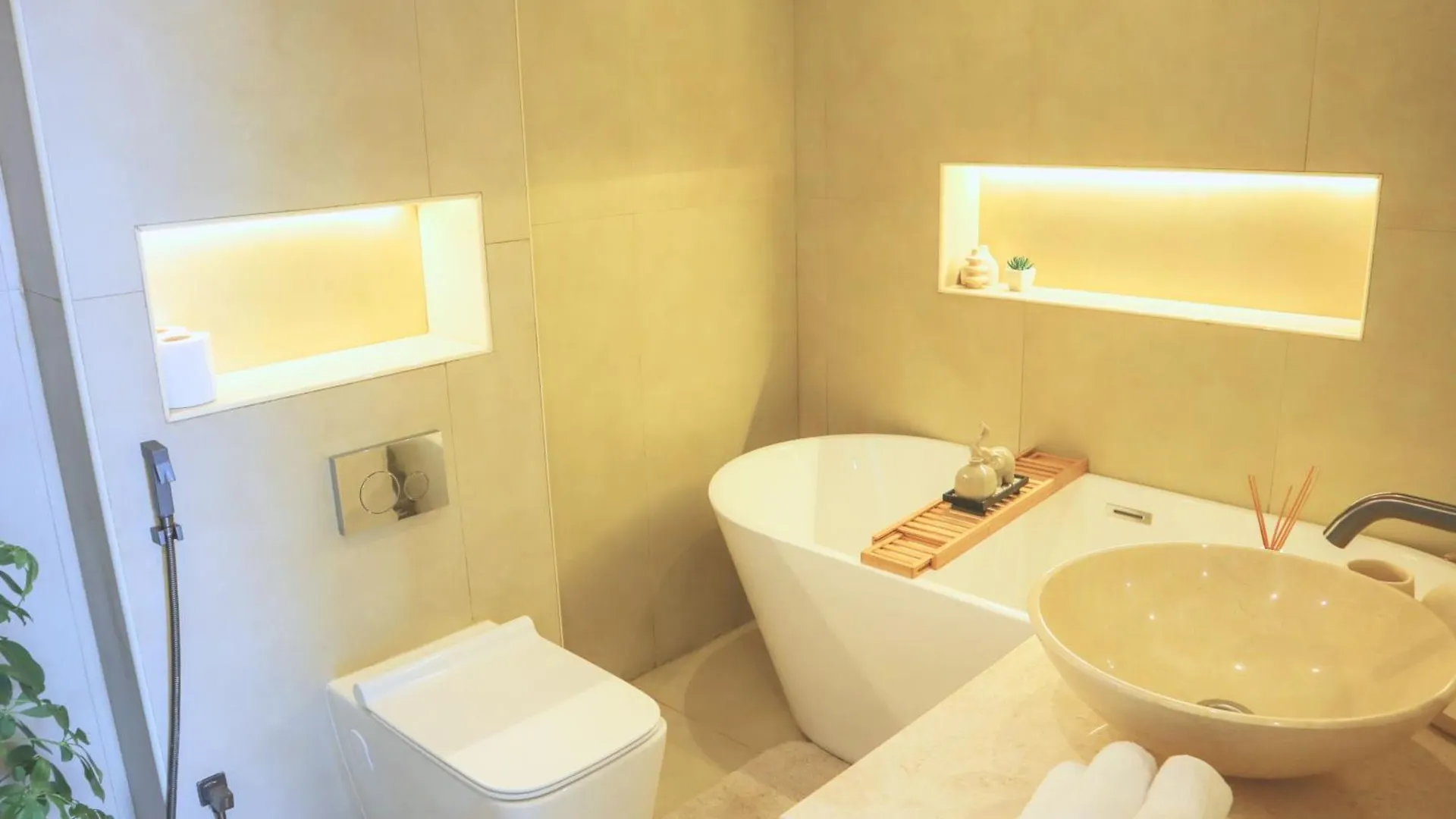 Spacious 1Br, Pool, Gym, Near Dining & Shops Dubai 0*,